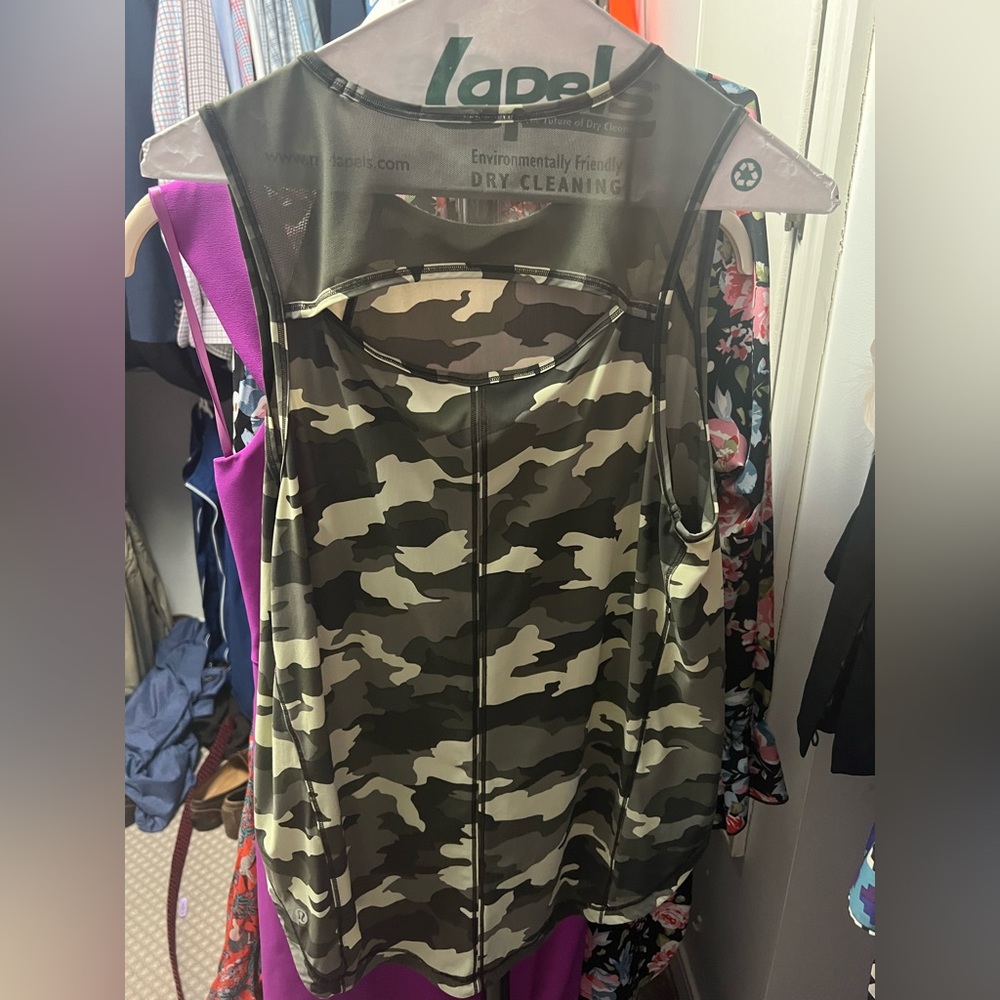Lululemon sculpt camo tank